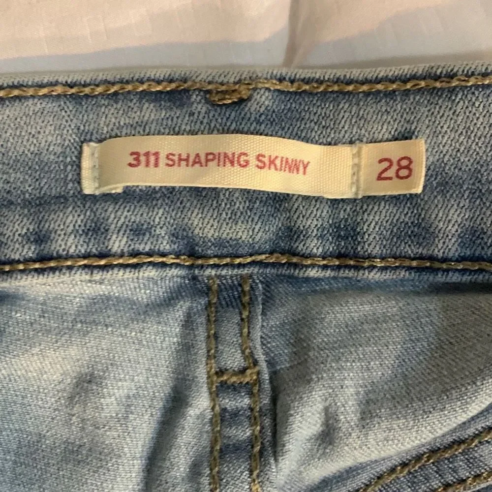 Levi’s 311 Shaping Skinny Size 28 / Inseam 28 Vintage Y2K